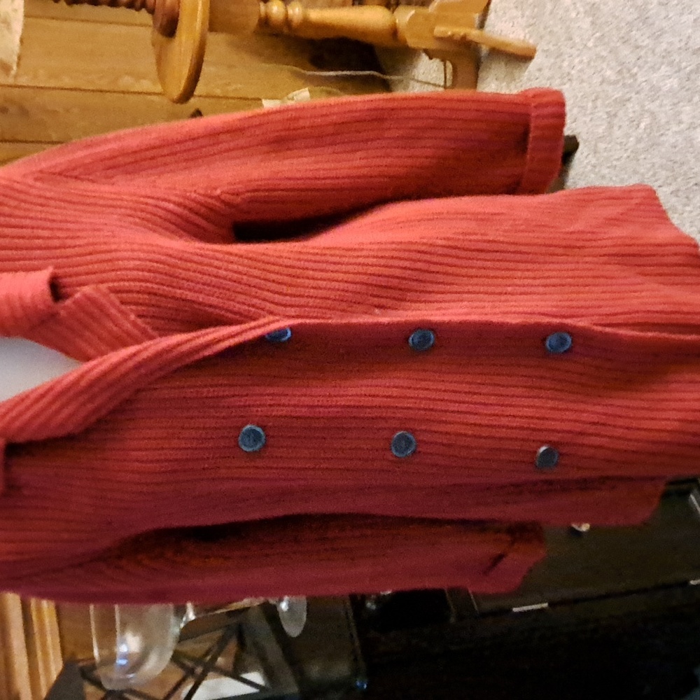 Gently used sweater coat - Picture 2 of 10